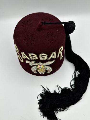 RARO SOMBRERO SABBAR CON JOYAS MASONIC FEZ MAROON COLR - HECHO A MANO DE COLECCIÓN SHRINER CON ESTUCHE - Imagen 3 de 8