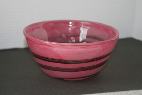 Ciotola in vetro vintage Randsfjord soffiato a mano vortice arte prugna design rosa-Norvegia - Foto 3 di 19