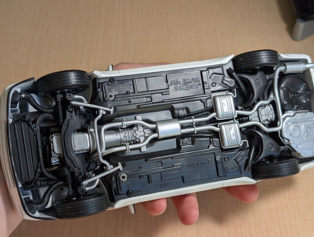 MINICHAMPS 1:18 - FORD SIERRA RS COSWORTH 1988 - White RHD | eBay