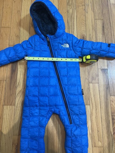 The North Face Thermoball Kleinkind Baby Schneeanzug, blau, 6-12 Monate gebraucht, in einwandfreiem Zustand - Bild 6 von 9