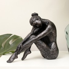 Sitting Lady Figurine Antique Bronze Resin Sculpture Indoor Home Decor Ornament