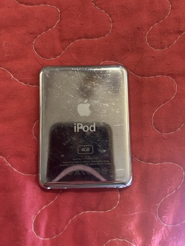 Apple iPod Nano 3rd Generation Silver, 4GB, MA978LL 500+ Songs - Bild 7 von 17