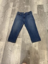levis 512 perfectly slimming Capris
