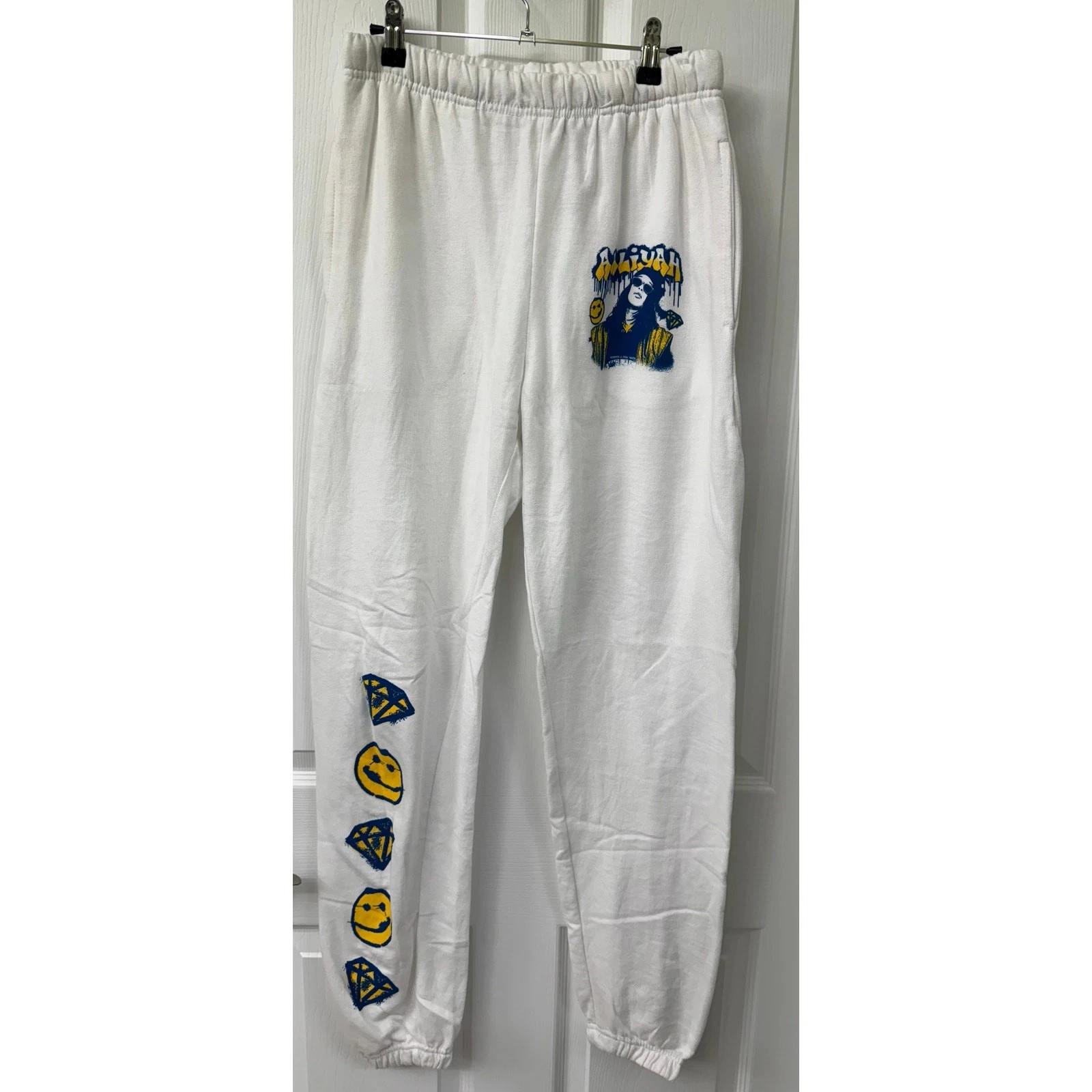 Aaliyah Men’s Medium Portrait Graphic Smiley Diamonds White Jogger Sweatpants