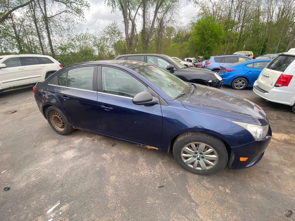 11 CHEVY CRUZE Air Conditioning AC Compressor - Image 4 of 4