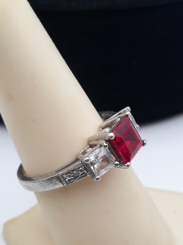 Sterling Silver Size 7 Lab-Created Pink & White Sapphire Ring with Diamond Chips - Picture 3 of 9
