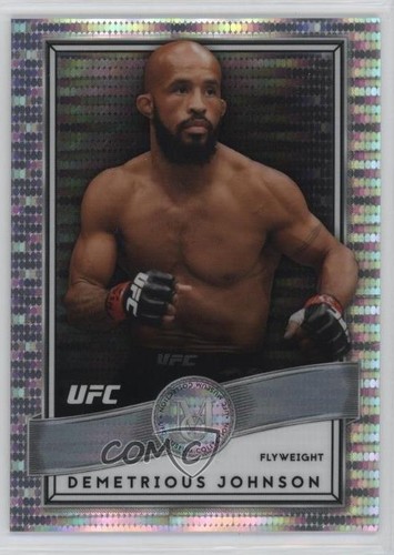 2017 Topps Chrome UFC Museum Collection Pulsar Refractor /50 Demetrious Johnson - Picture 1 of 3