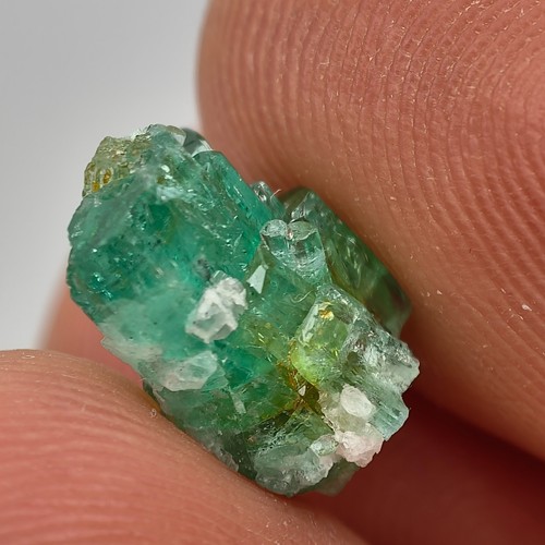 NATURAL EMERALD CRYSTAL GOOD QUALITY FROM MUZO COLOMBIA 3.16 Ct. - Picture 10 of 13