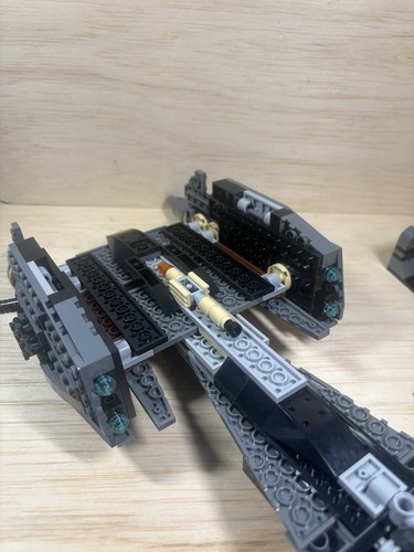 LEGO Star Wars General Grievous' Starfighter (8095) - No Minifigures - Picture 8 of 8