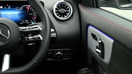 2024 Mercedes-Benz GLA 1.3 GLA250e 15.6kWh AMG Line (Premium Plus) SUV 5dr Petro - Picture 16 of 24