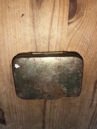 Pinelyptus Pastilles Vintage Tin - Picture 2 of 3