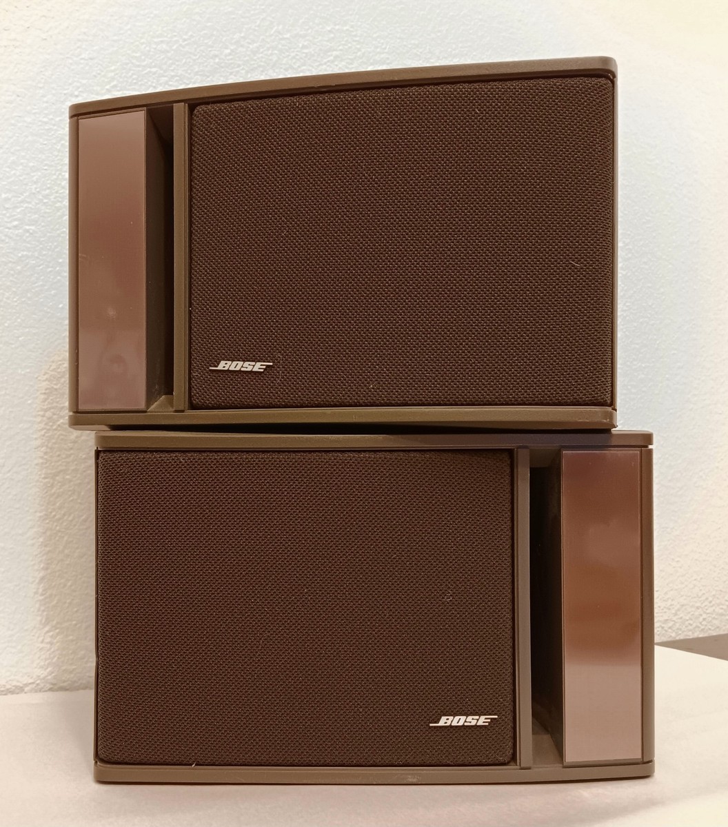 Bose Model 141 Set of 2 Bookshelf 40 Watt Gray Black Pair Speakers