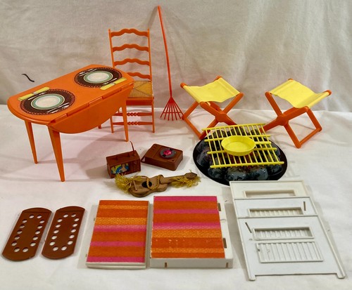Barbie Mattel Años 70 Country Living Camping Muebles Mesa Silla Firepit Piezas - Imagen 2 de 7