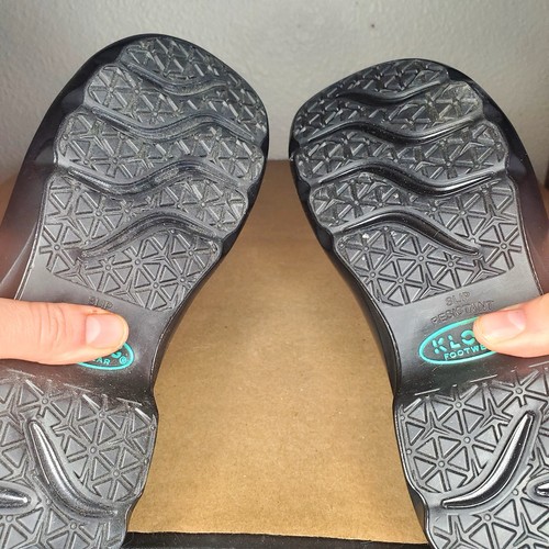 NWOB Klogs Women's Floral W/ Paint Splatter Design Size: 7 M Women's  - Picture 5 of 7