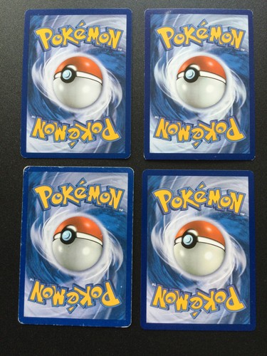 Paquete de 4 cartas Pokemon Reshiram con 2 hologramas - antiguo y moderno - casi nuevo a MP - Imagen 4 de 4