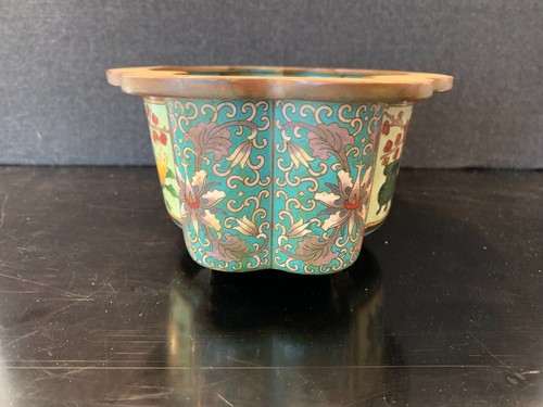 UNUSUAL SHAPE, HIGHLY DECORATED ANTIQUE CHINESE CLOISONNE FOOTED POT / BOWL- OLD - Picture 5 of 12