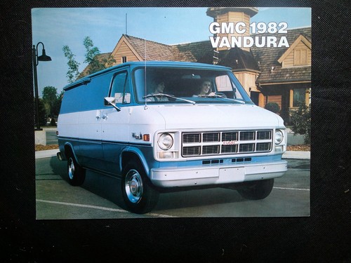 1982 GMC  VANDURA Auto Dealer  Sales Brochure 4 Pages original - Imagen 1 de 2