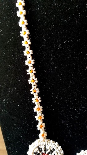 VINTAGE SEED BEAD MEDALLION NECKLACE. LEATHER BACK - Picture 3 of 6