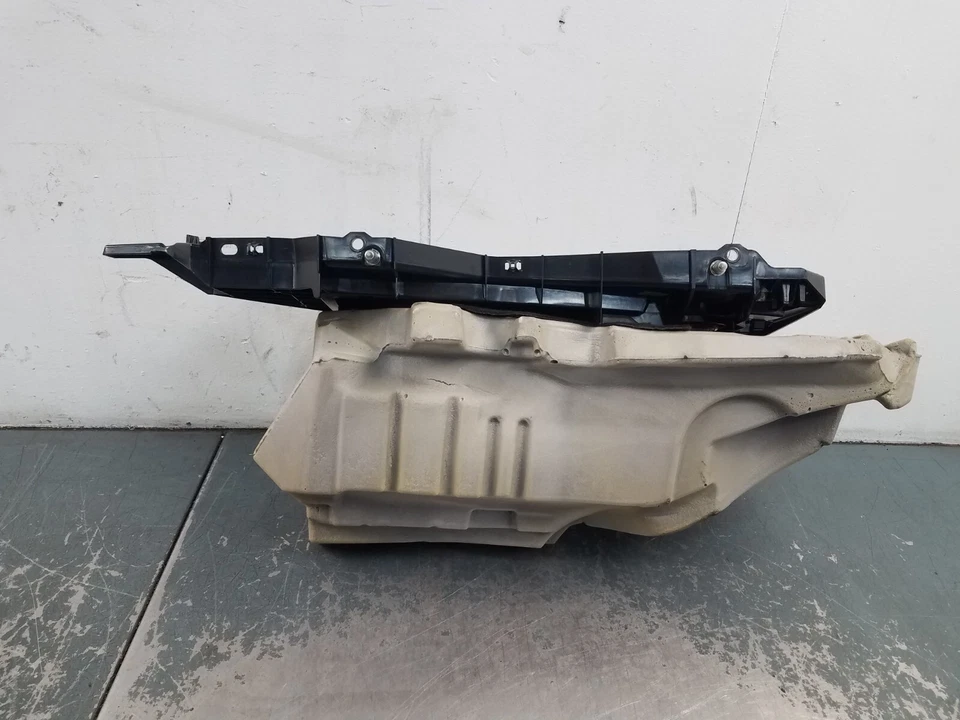 Porsche Cayman GTS 2022 contenedores/altavoces interiores traseros #8065 i6 Foto 4 de 4