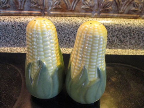 Vintage Shawnee Pottery King Corn Salt & Pepper Shakers - Picture 5 of 5