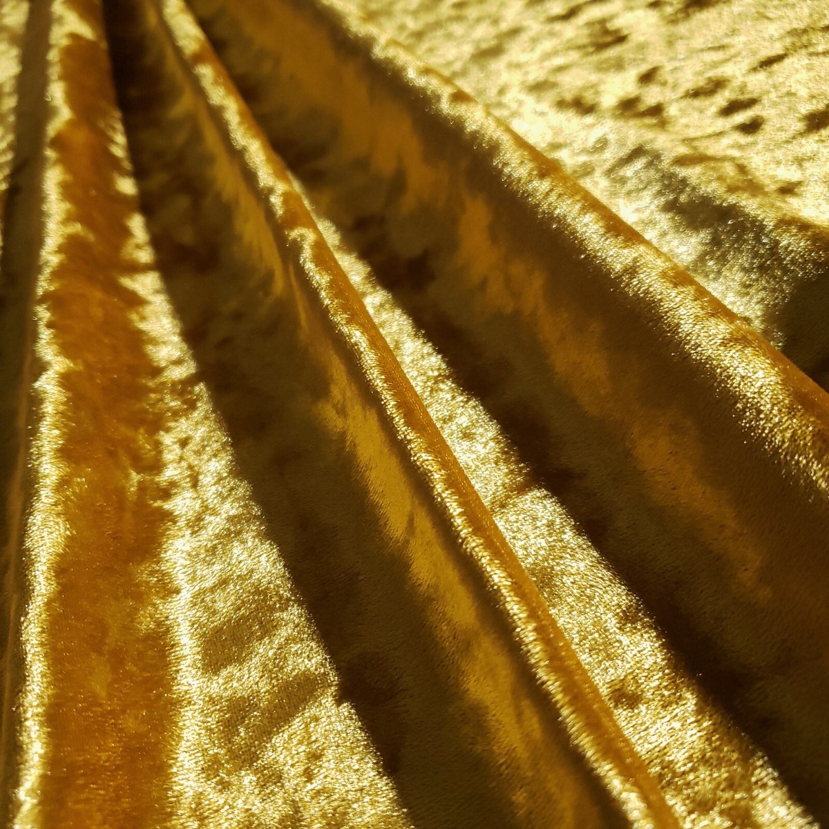 GOLD CRUSHED PANNE STRETCH VELVET FABRIC 58