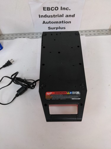 MILWAUKEE BATTERY CHARGER MXFC INPUT-120V-3.9A 60HZ, OUTPUT-72V-4.5A - Picture 6 of 11