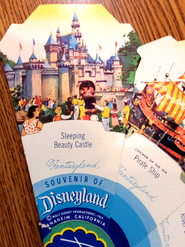 Disneyland 1955 recuerdo año inaugural para fanáticos acres de espectáculos de diversión 10 atracciones - Imagen 3 de 12