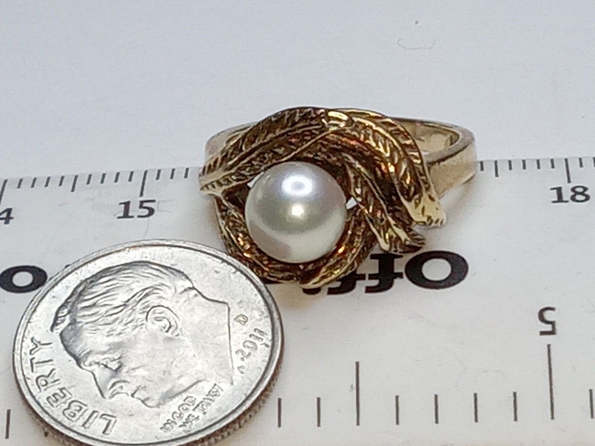 10K YELLOW GOLD & 6.5MM WHITE PEARL LEAF SET SIZE 6 RING 10K YELLOW GOLD & 6.5MM WHITE PEARL LEAF SET SIZE 6 RING