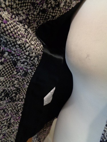 ARMANI COLLEZIONI BLACK, WHITE AND PINK TWEED WOOL JACKET WITH POCKETS - SIZE 10 - Picture 7 of 8