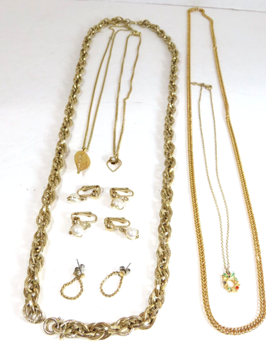 All Signed Sarah Cov Jewelry Lot VTG Necklace Earrings Chains Gold Tone D1930