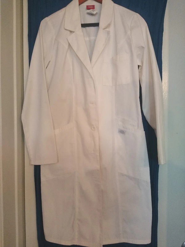WOMEN'S MEDICAL/DOCTOR LAB COAT RARELY WORN. XS, in GR8 CONDITION! 
