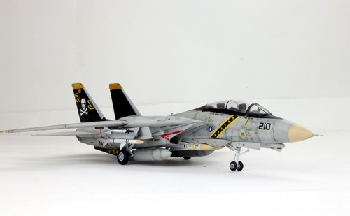 PreSale US Navy F-14A Tomcat Jolly Rogers Squadron 1:72 Pro Built Model - Bild 5 von 24