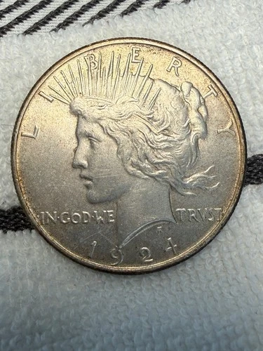 UNC 1924 U.S. Silver Peace Dollar