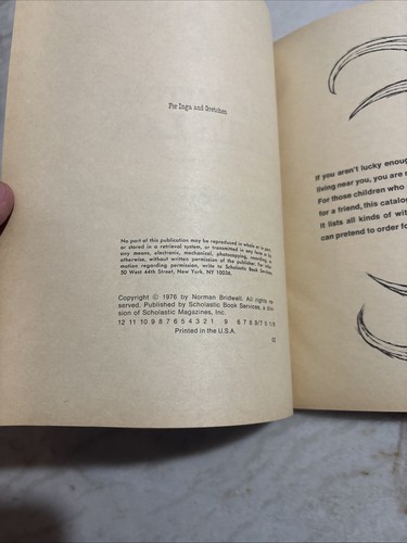 Vtg 1976  Norman Bridwell Presents The Witch's Catalog Scholastic Paperback Book - Imagen 4 de 4