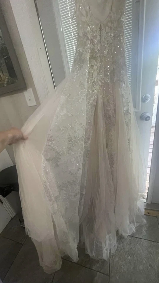 Hermoso vestido de novia David’s Bridal Galina talla 4 se ajusta como 6/8 marfil/rubor Foto 3 de 4