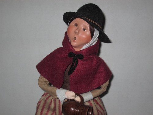 Byers Choice 2008 Pilgrim Woman with Pitcher - Picture 2 of 2