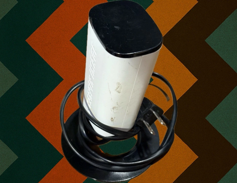 Torre de carga USB de imagen más nítida Foto 3 de 3