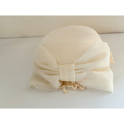 VTG 50s Girl’s Cream Satin Hat Lace Bow Gene Doris Formal Easter Wedding - Picture 5 of 6