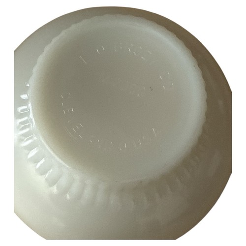 Vtg E.O. Brody Milk Glass Scallop Candy Dish Bowl M2000 ✨ Chic! - Picture 5 of 5