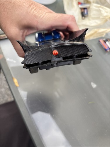 Batmobile Azrak Hamway AHI 1977 radiocontrolado - sin control remoto - no funciona - Imagen 3 de 14