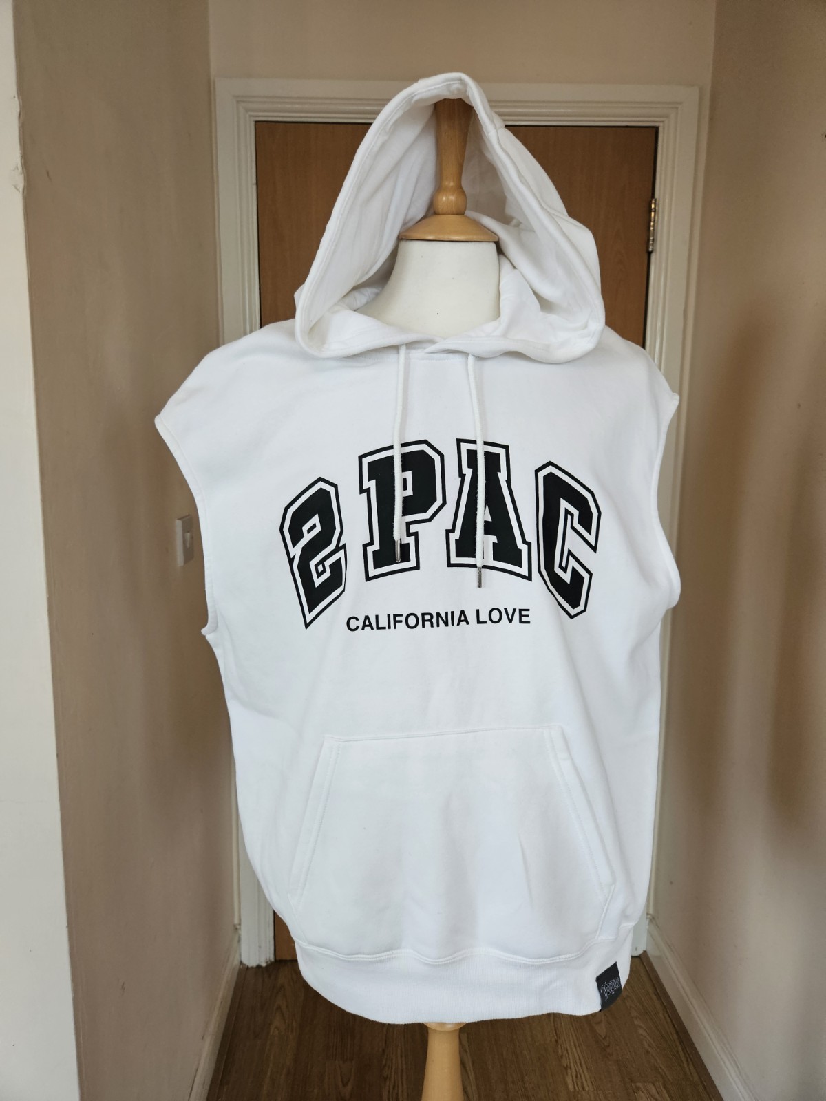 Picture 1 of 24