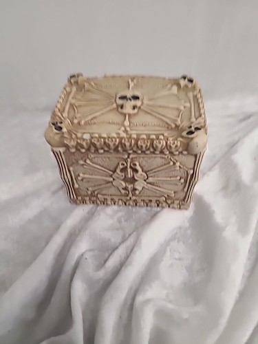 OSSUARY BONE SKELETON JEWELRY TRINKET BOX - Picture 1 of 12