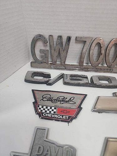 Lot Of Vehicle Emblems - Picture 9 of 10