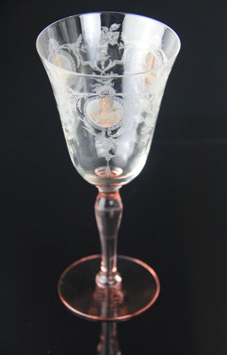 VINTAGE MORGANTOWN STUNNING RARELY FOUND QUEEN LOUISE WATER GOBLET - GLOWS! - Picture 5 of 24