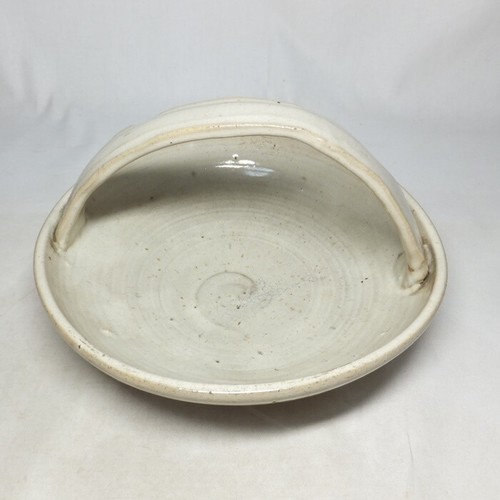 E3874: Japanese KASHIKI plate with handle of old HAGI pottery w/good white glaze