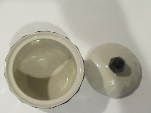 Vintage RARE S Swirl Black 355 Japan Black and White Sugar and Creamer Set - Picture 7 of 8