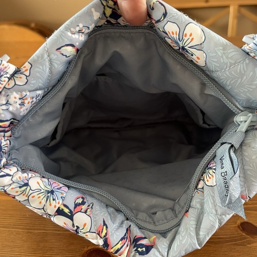 Borsa a tracolla Vera Bradley blu fiori di ciliegio RFID trapuntata - Foto 4 di 14