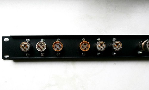 Rackblende von THON 1 HE 19“  voll bestückt (Muster-Exemplar #3) - Bild 10 von 11