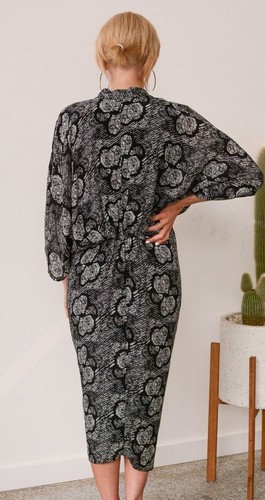 Vetiver Retrograde Kimono Kleid großer Schmetterling schwarz-weiß Allover Muster, - Bild 2 von 12