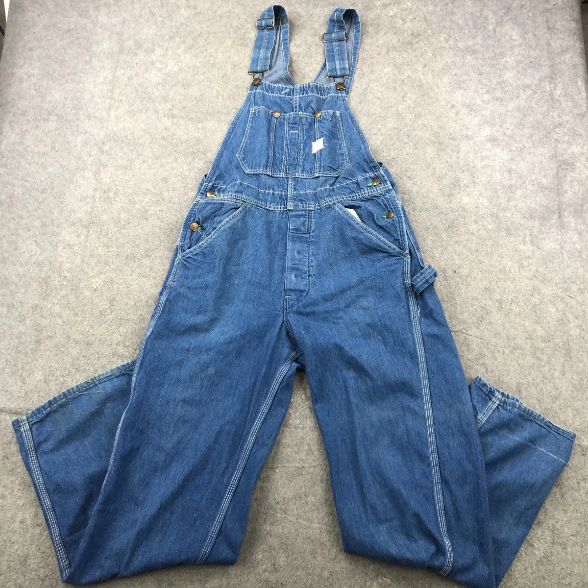 Vintage duck head clothing store